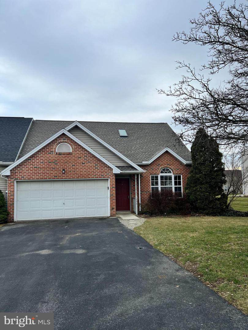 1557 Macintosh Way - Photo 1