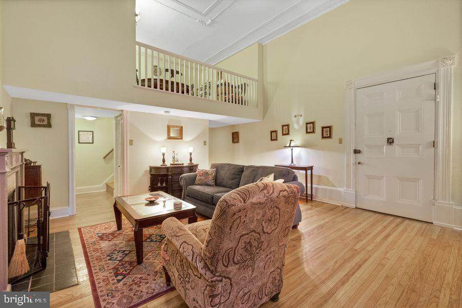 1008-20 Spruce Street - Photo 1