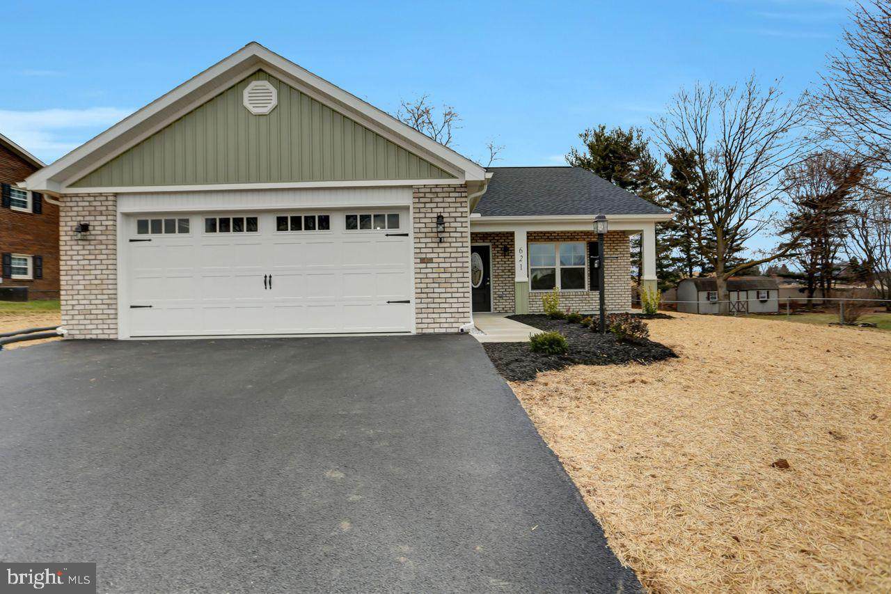 621 Willow Street - Photo 1