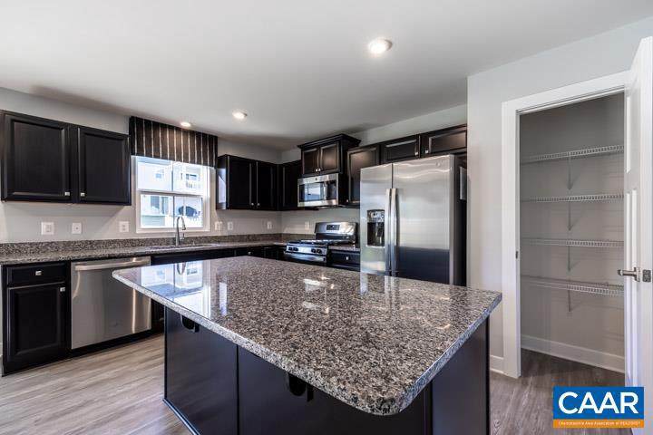 109 Virginia Ave - Photo 1