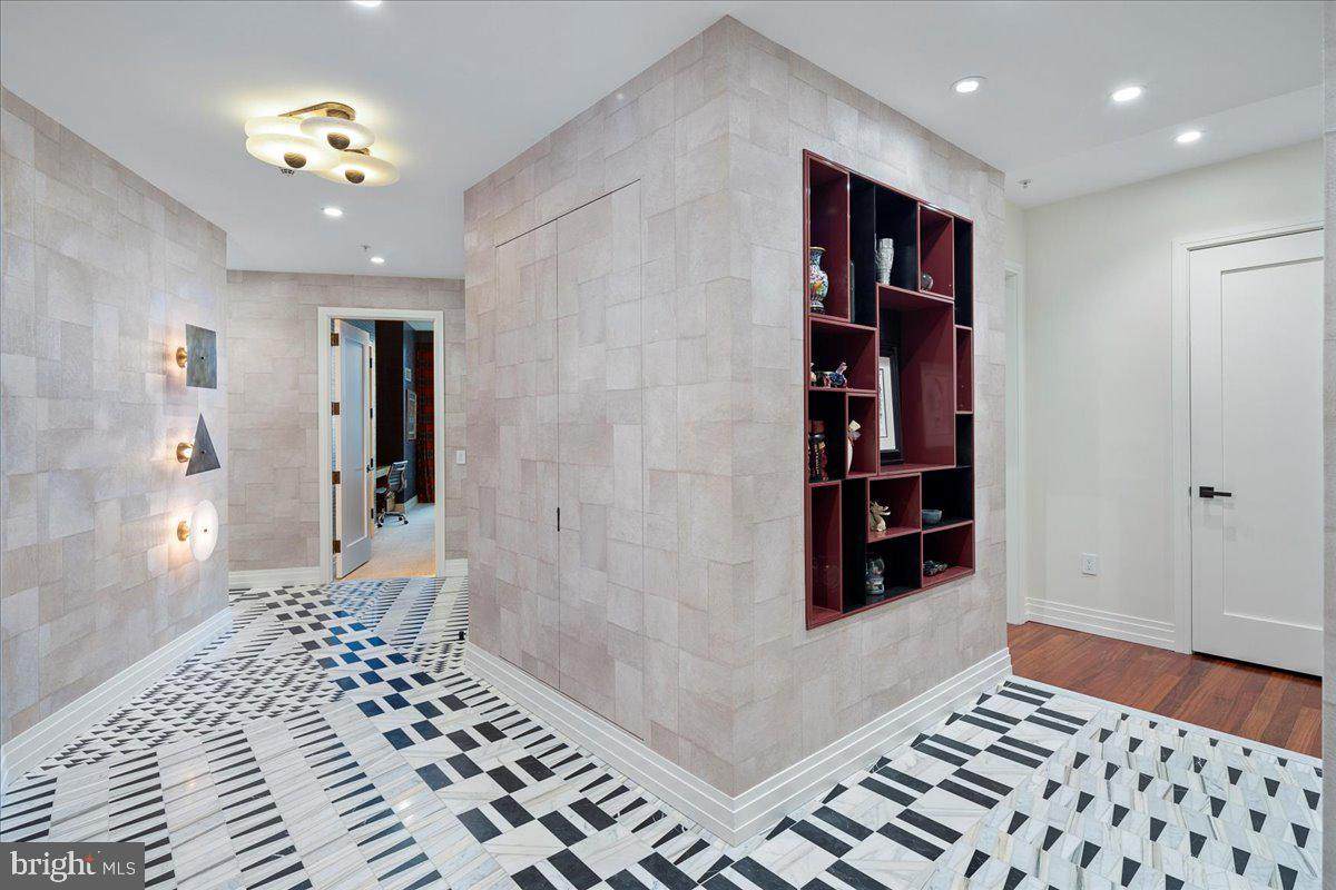 1414 Penn Square - Photo 1