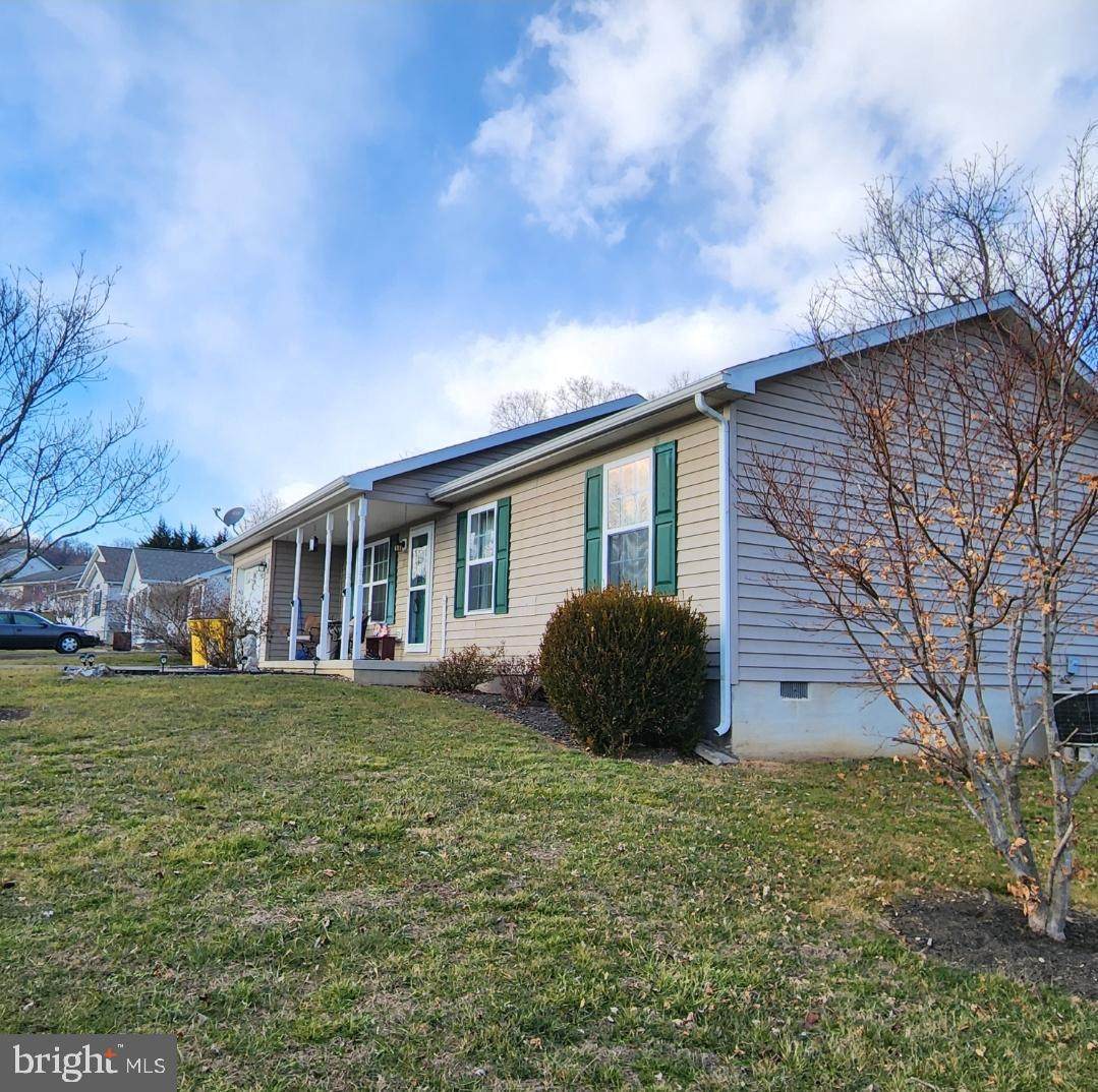 324 Pacific Boulevard - Photo 1