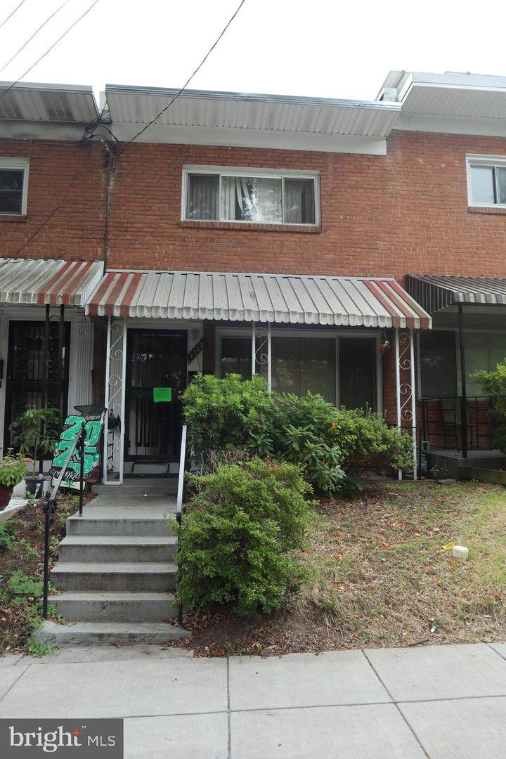 1719 Taylor Street - Photo 1