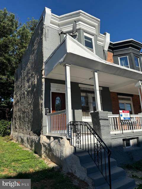454 50TH Street - Photo 1