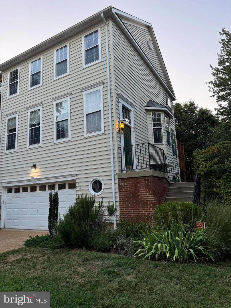 44 Case Street - Photo 1