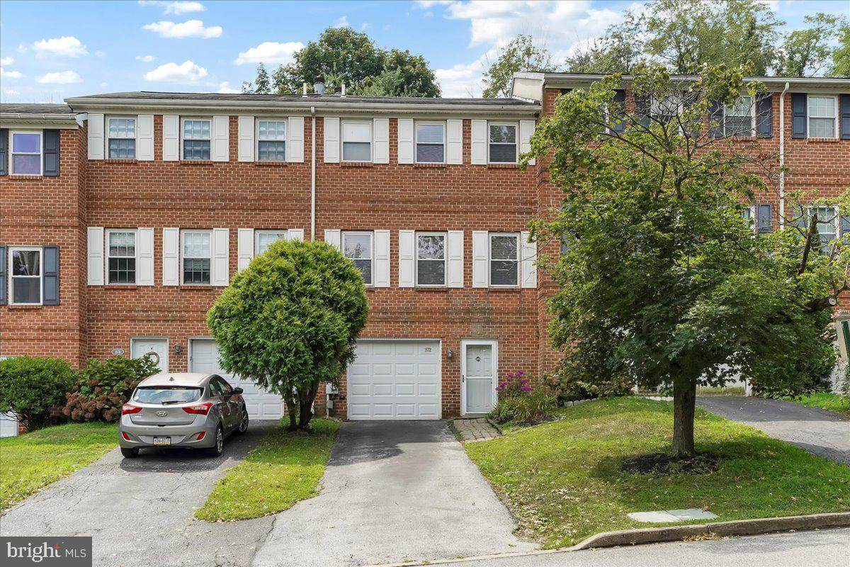 1572 Coventry Lane - Photo 1