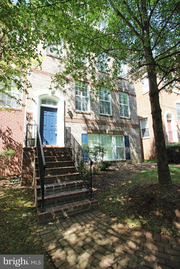 8009 Reserve Way - Photo 1