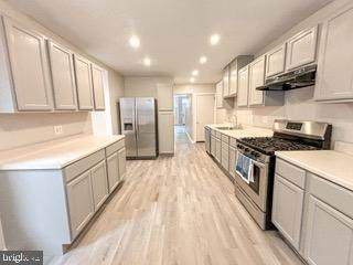 2326 Catharine Street - Photo 1