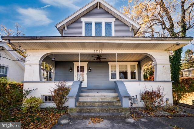 1217 Howard Avenue - Photo 1
