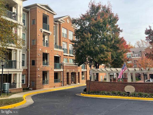 2901 Saintsbury Plaza - Photo 1