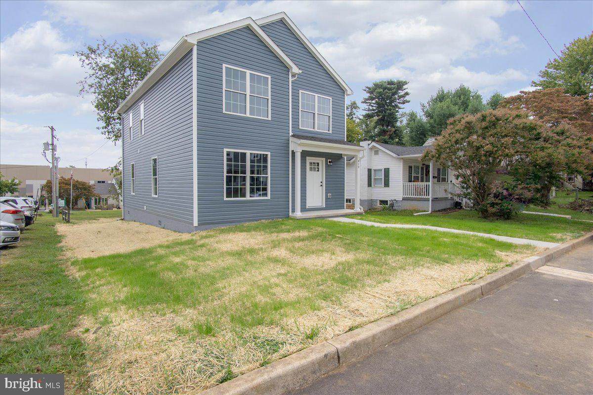 419 Brewer Avenue - Photo 1