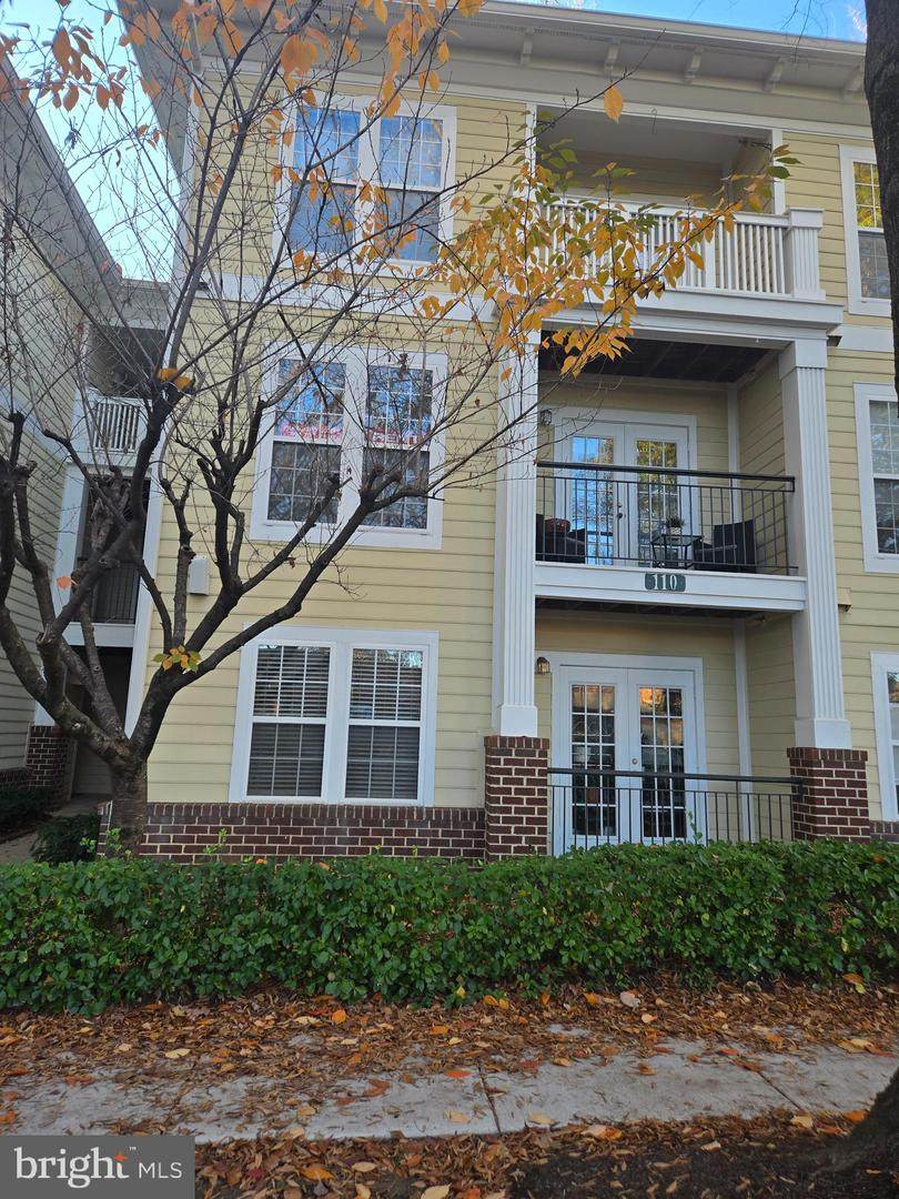 110 BOOTH ST. #28 - Photo 1