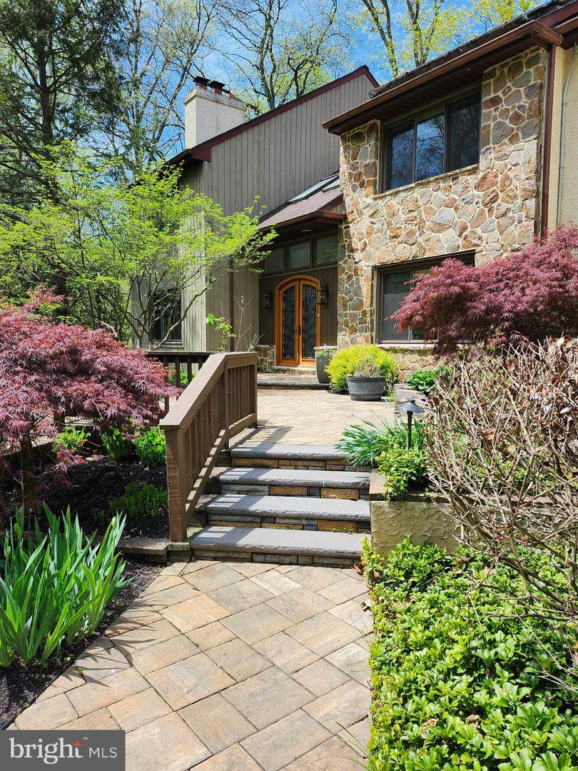 1061 Squire Cheyney Drive - Photo 1