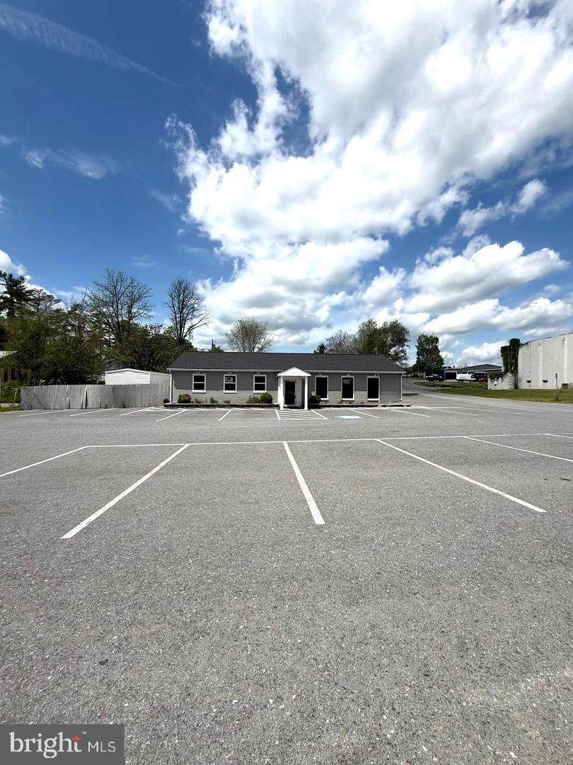 1864 Winchester Avenue - Photo 1