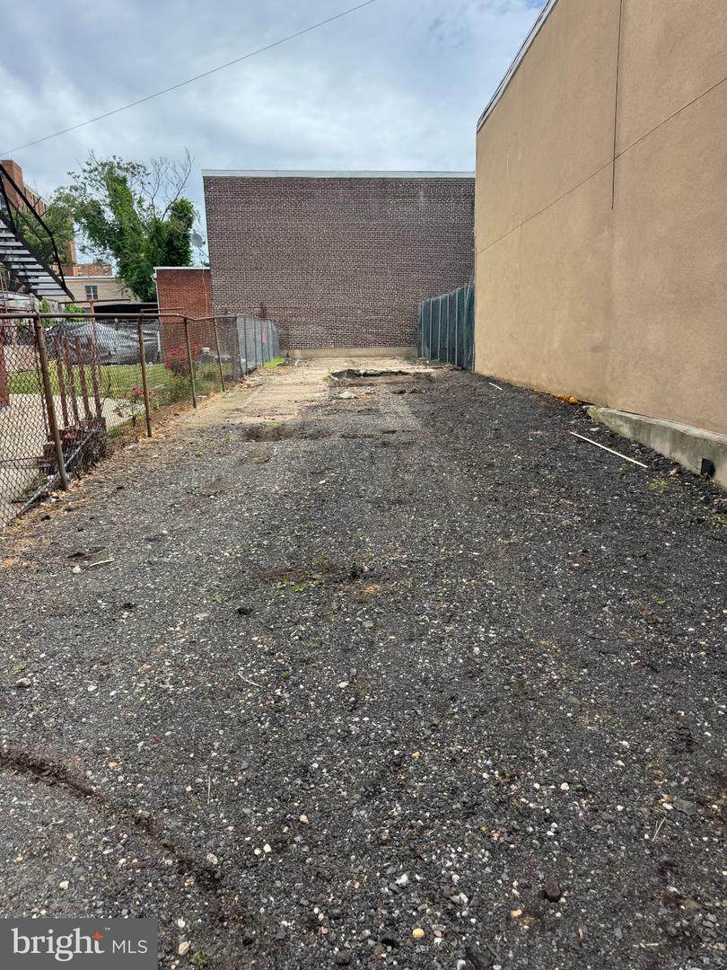 230 Clinton Avenue - Photo 1