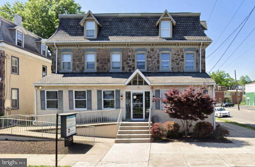 1547 Dekalb Street - Photo 1