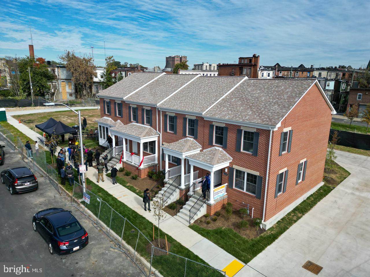 2319 Division Street - Photo 1