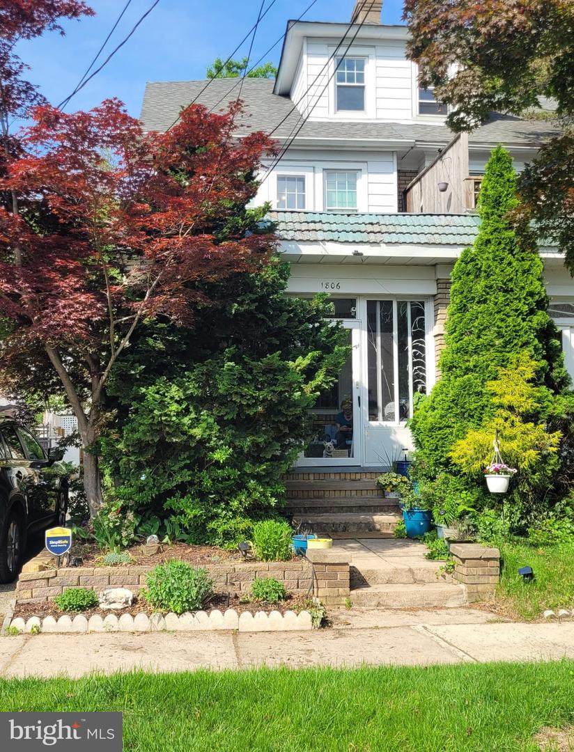 1806 Riverside Drive - Photo 1