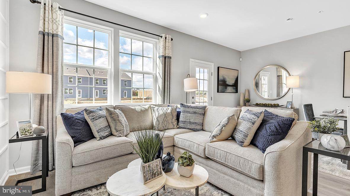 10 Windsor Ct - Photo 1