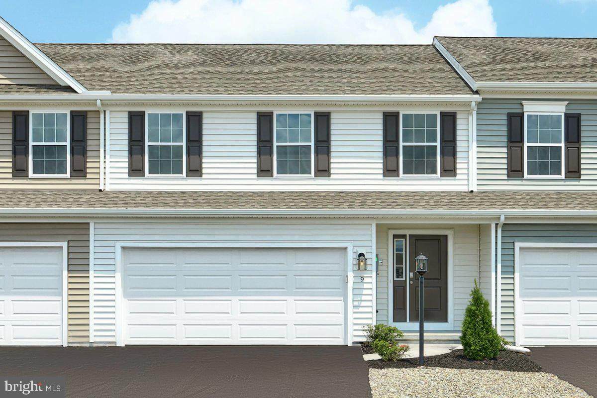 9 Weston Circle - Photo 1