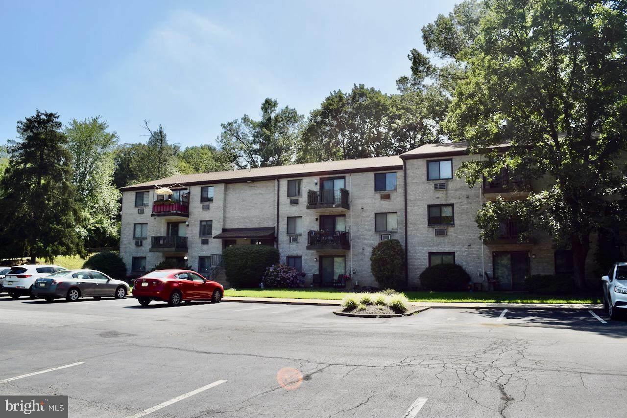 15 Dougherty Boulevard - Photo 1