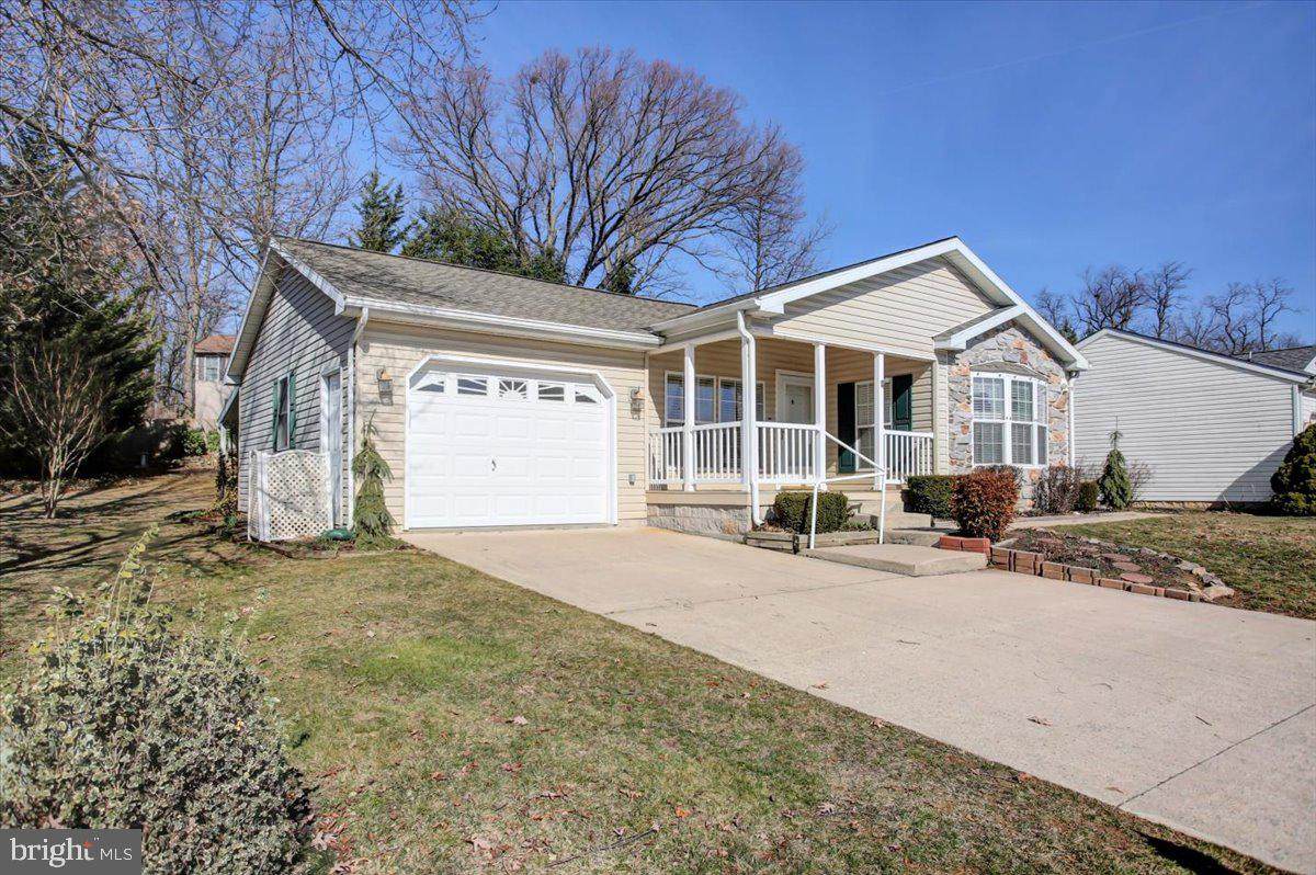 4 Lantern Ln - Photo 1