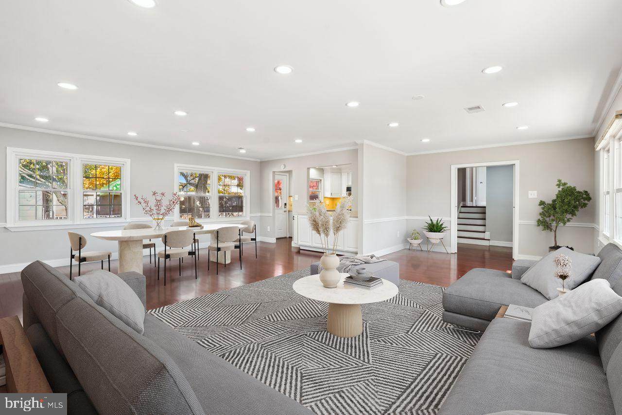 1105 Holly Avenue - Photo 1