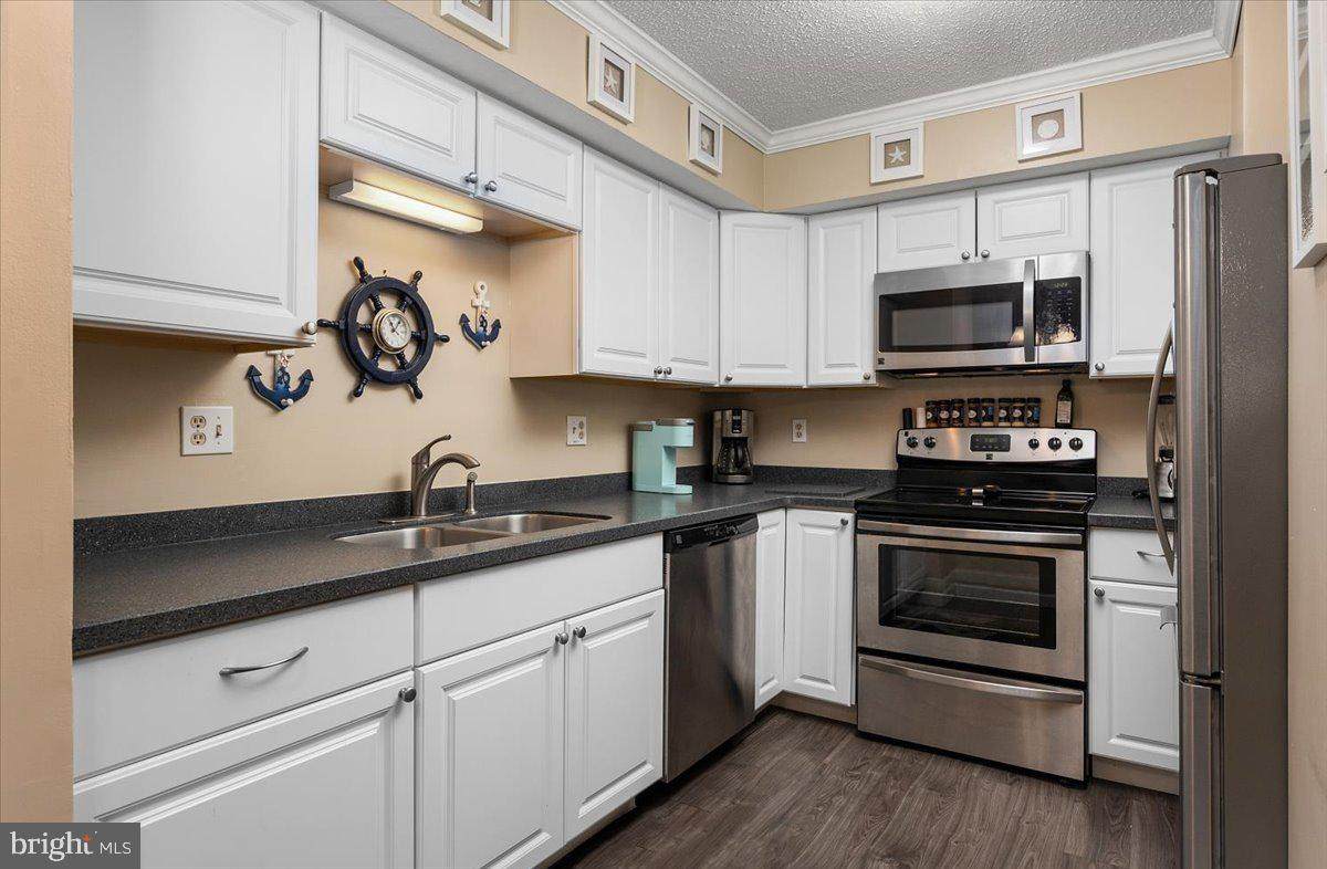 1206 Saint Louis Avenue - Photo 1