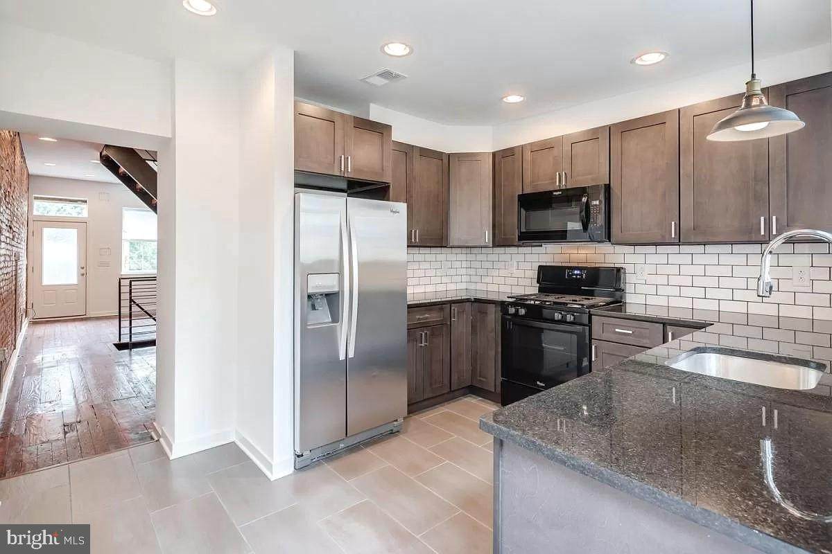185 Dauphin Street - Photo 1