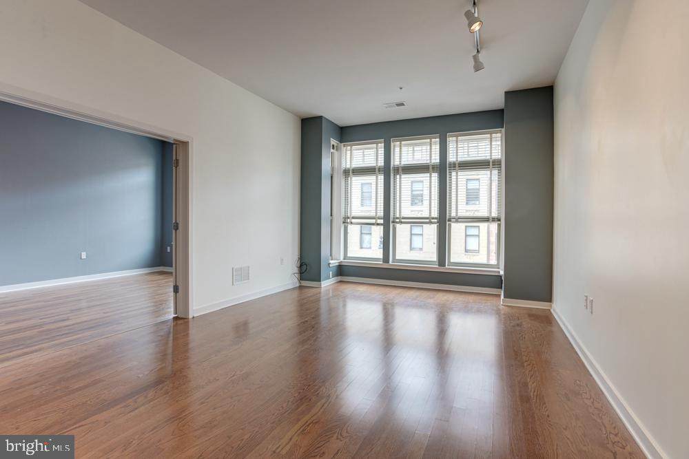 1209 Charles Street - Photo 1