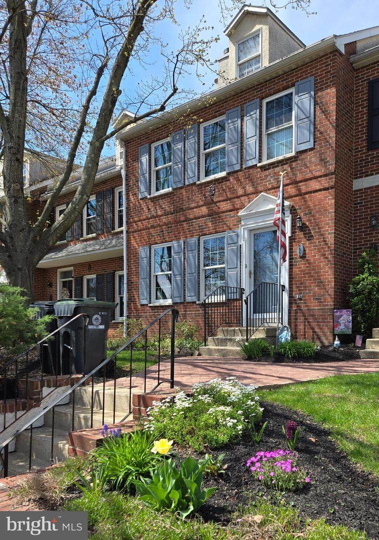 446 Dayton Street - Photo 1