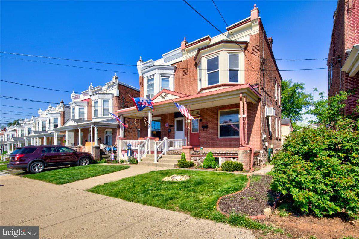 323 Spring Street - Photo 1