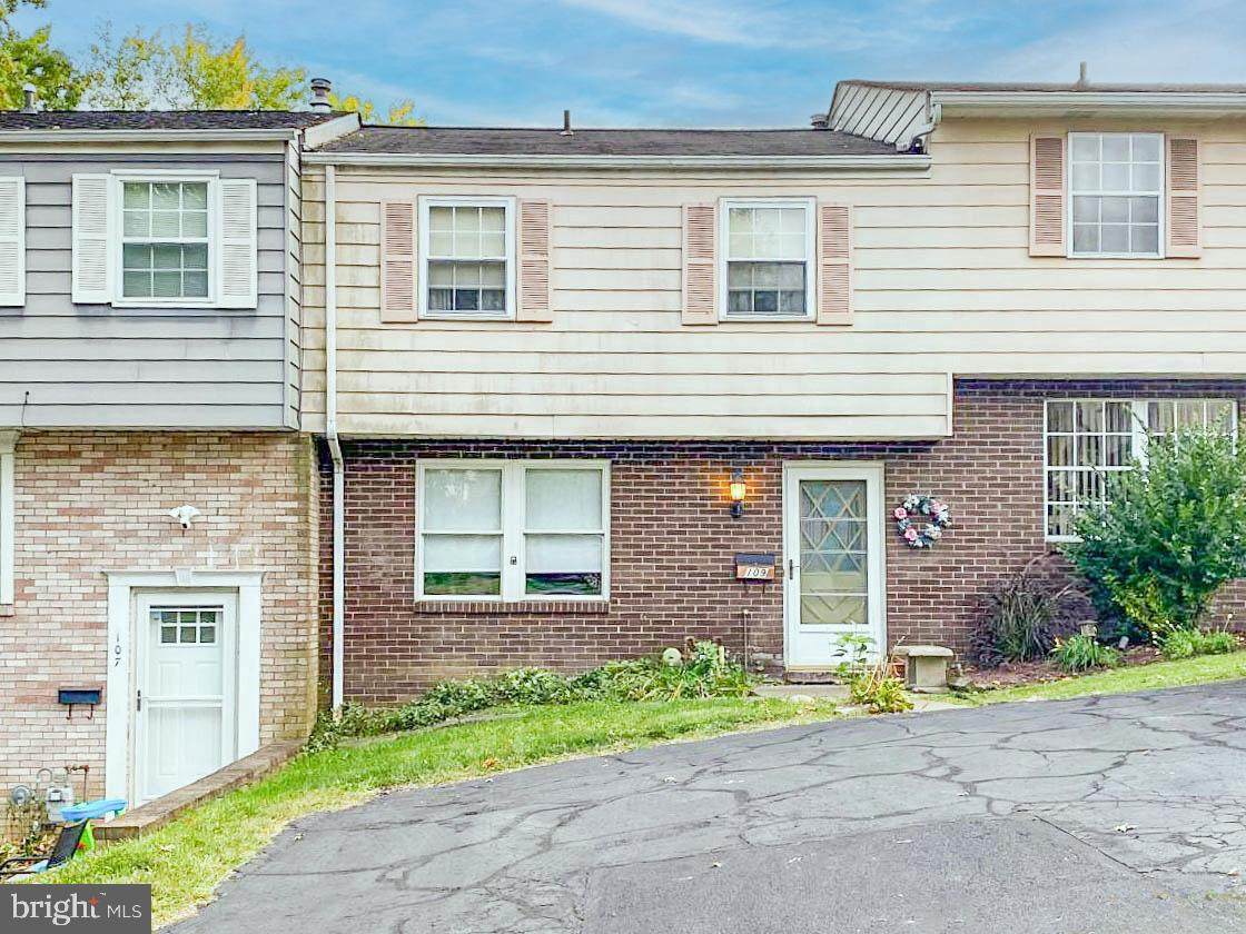 109 Old Meadow Road - Photo 1