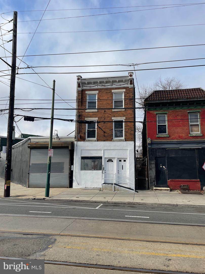 4602 Lancaster Avenue - Photo 1