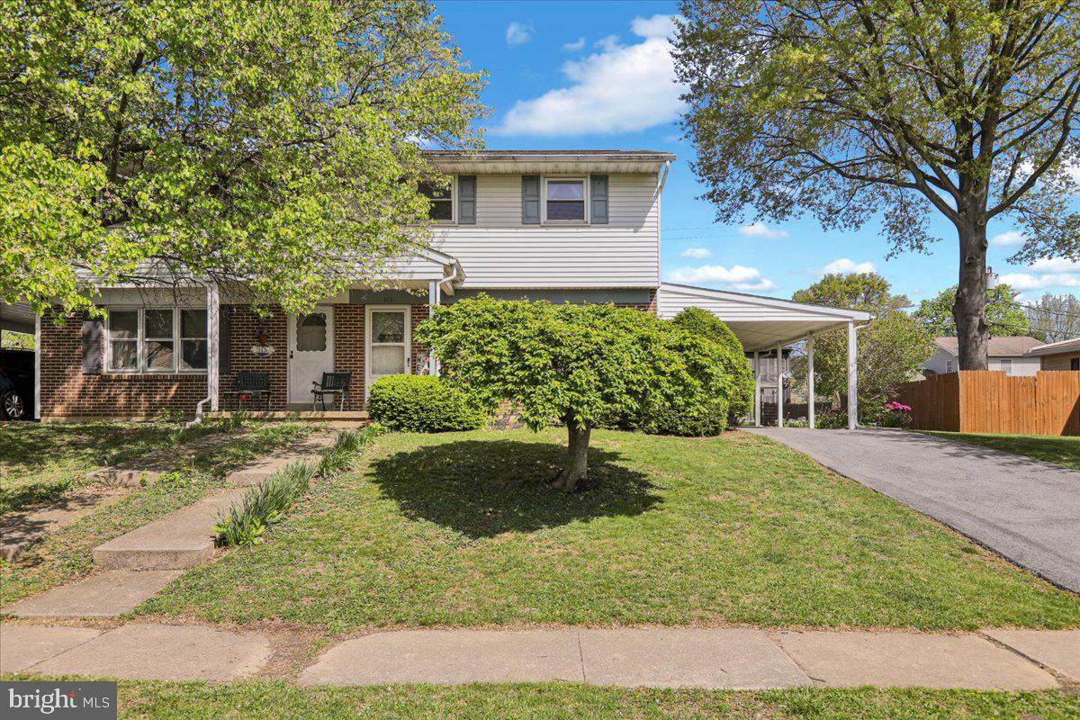 313 Grant Avenue - Photo 1