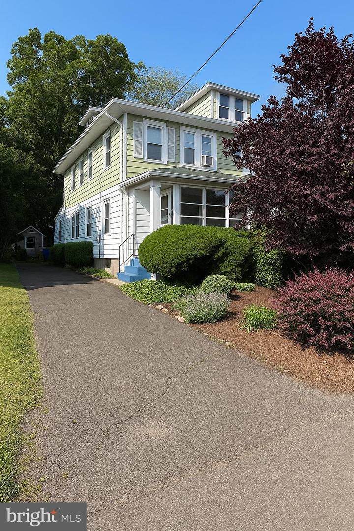 192 Millerick Avenue - Photo 1