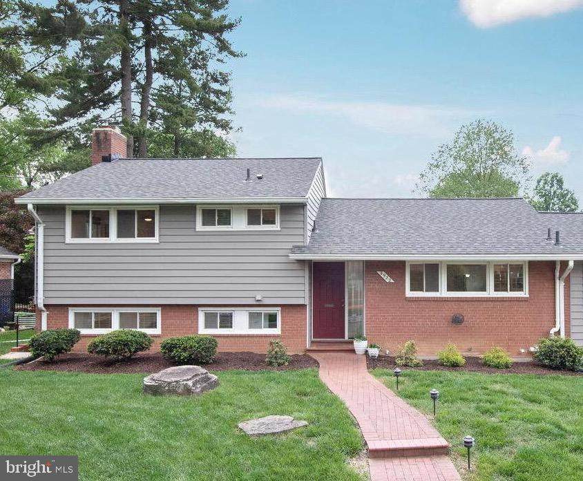 5922 Rossmore Drive - Photo 1