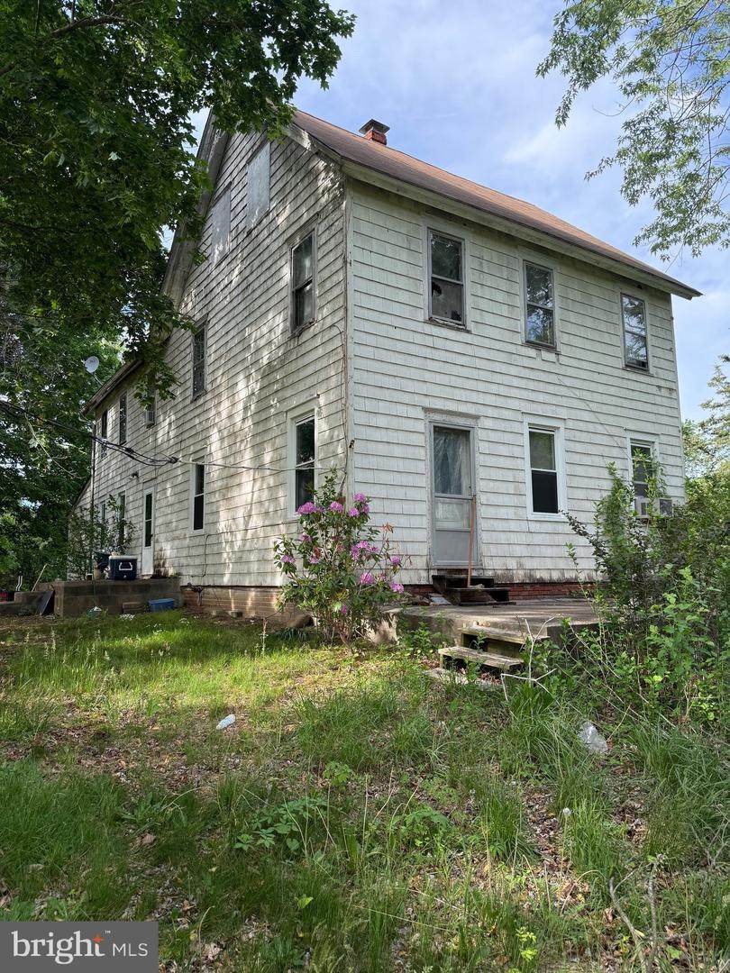 138 Robinson Road - Photo 1