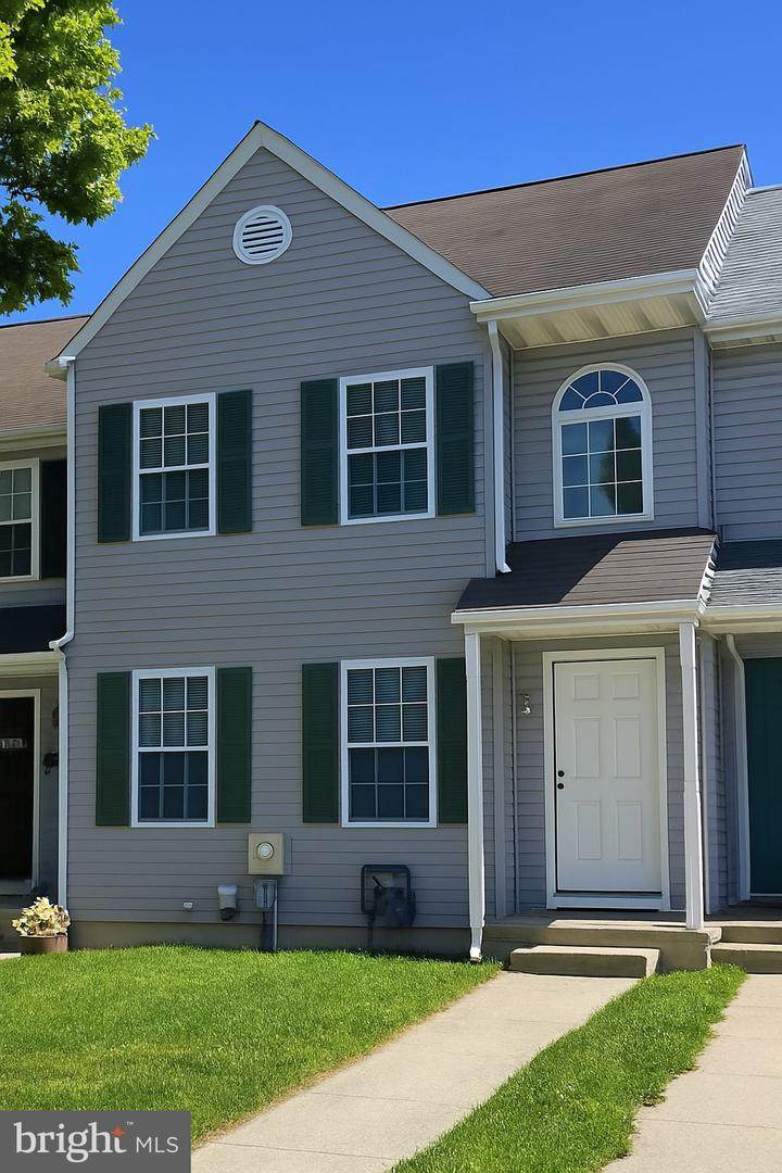 145 Holmes Street - Photo 1