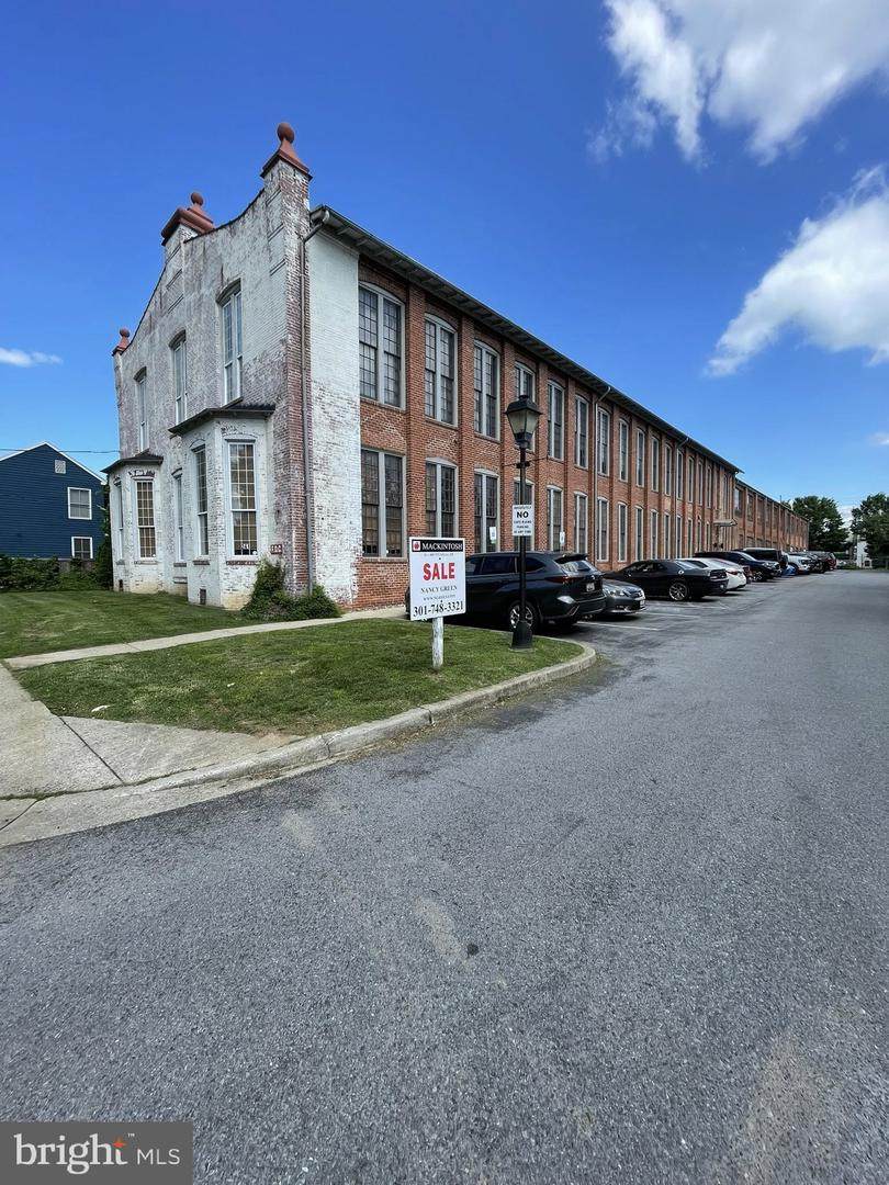 241 4TH Street - Photo 1