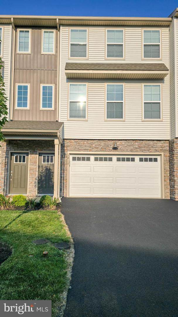 1817 Shady Lane - Photo 1