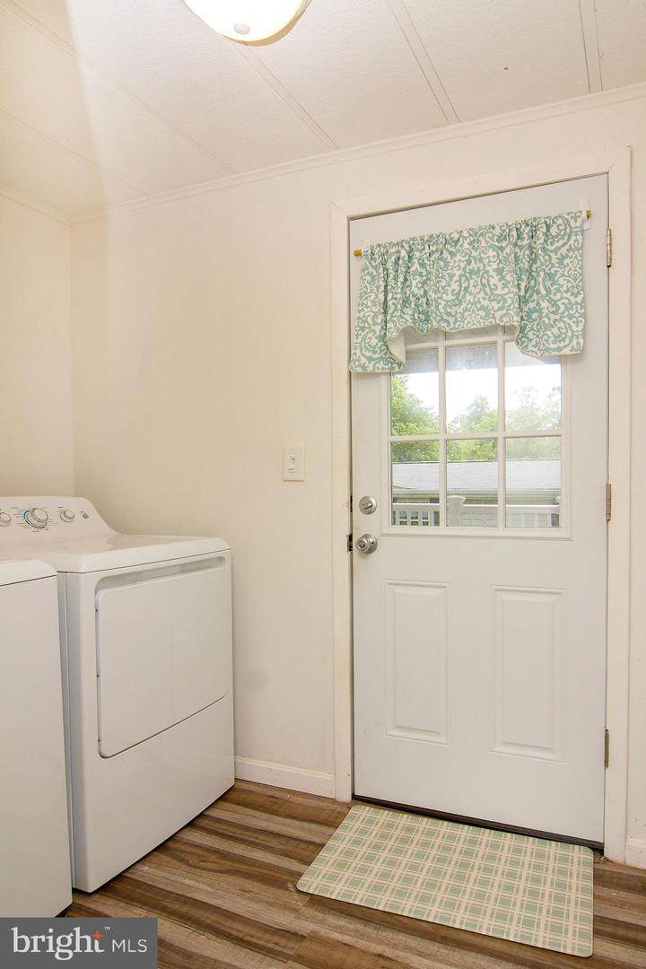 https://bt-photos.global.ssl.fastly.net/brightmls/1280_boomver_1_803867776278-2.jpg