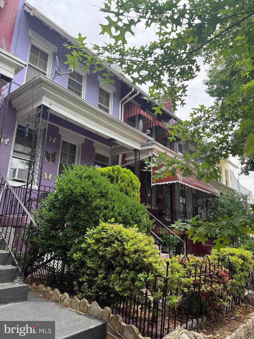 1121 8TH Street - Photo 1