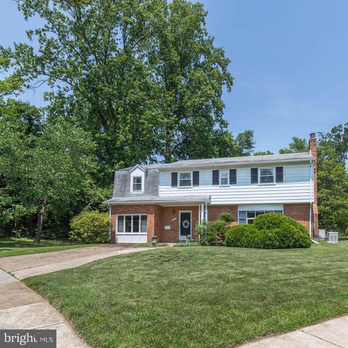 6115 Lone Oak Drive - Photo 1