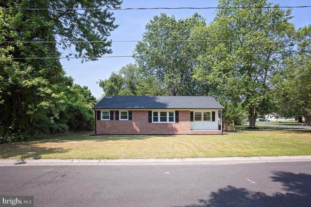 200 Benjamin Avenue - Photo 1