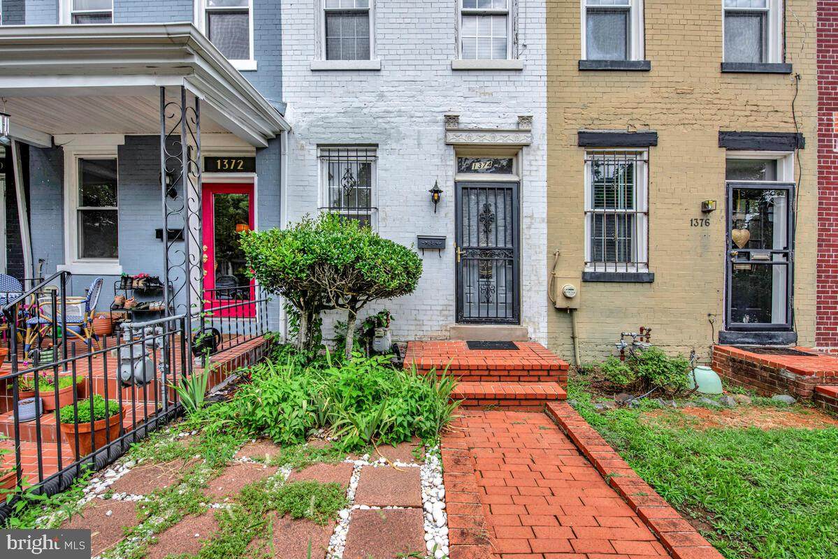 1374 C Street - Photo 1