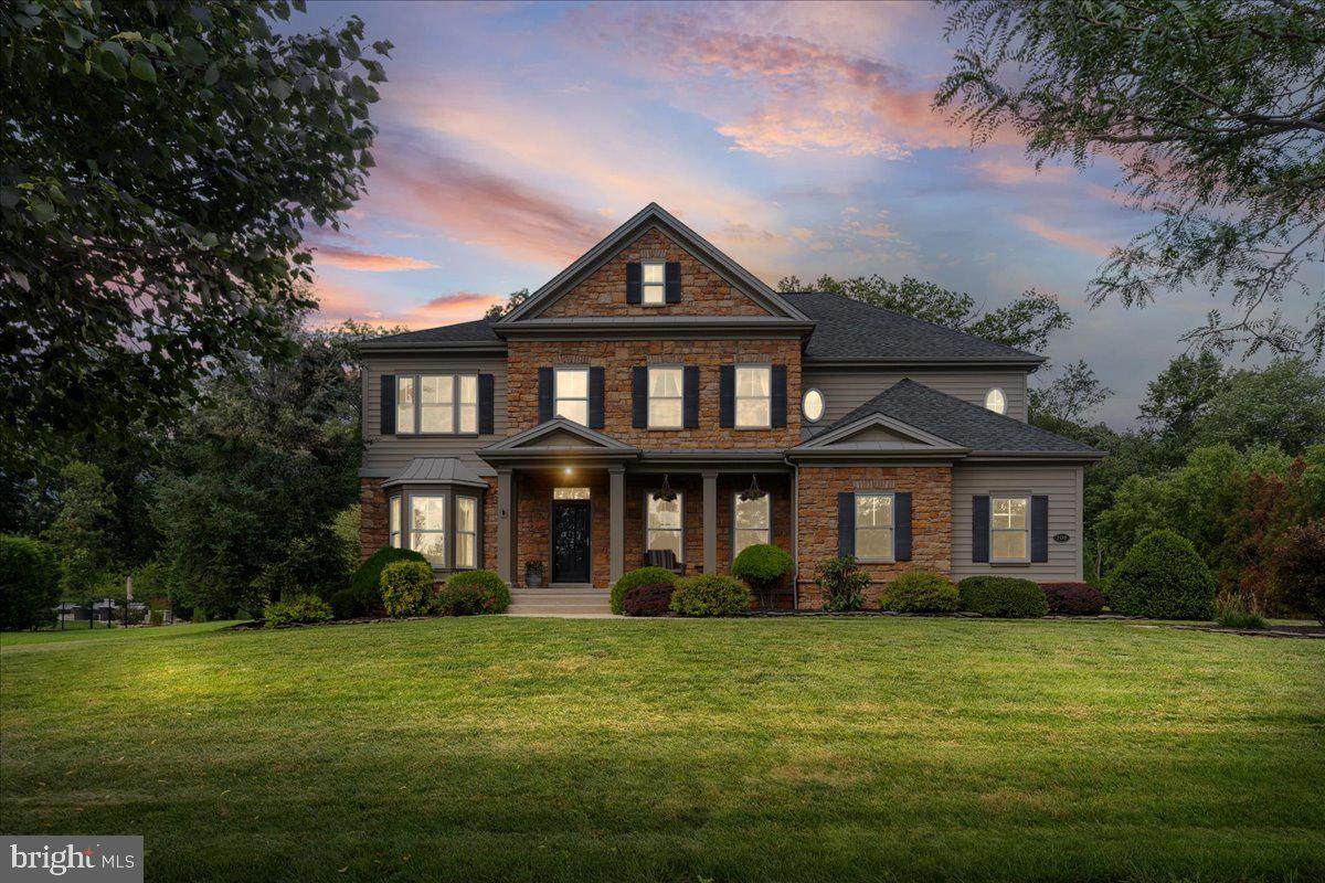 108 Carlton Place - Photo 1