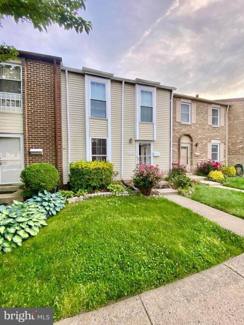 1064 Side Drive - Photo 1