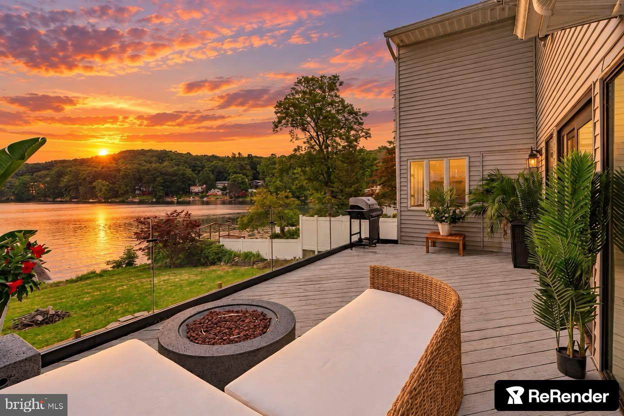 39 Upper Lakeview Avenue - Photo 1