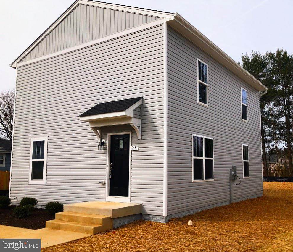 101 Hotchkiss Street - Photo 1